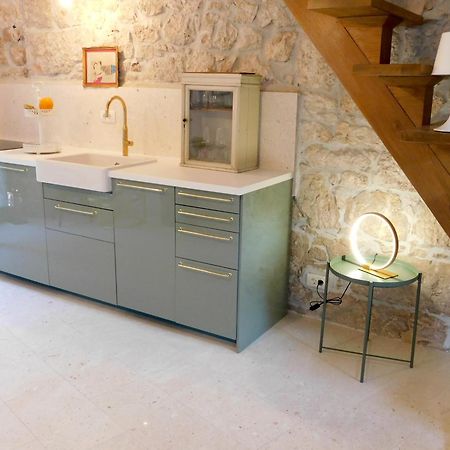 Bezauberndes Steinhaus Mit Garten In Der Altstadt Von Rovinj Eksteriør billede