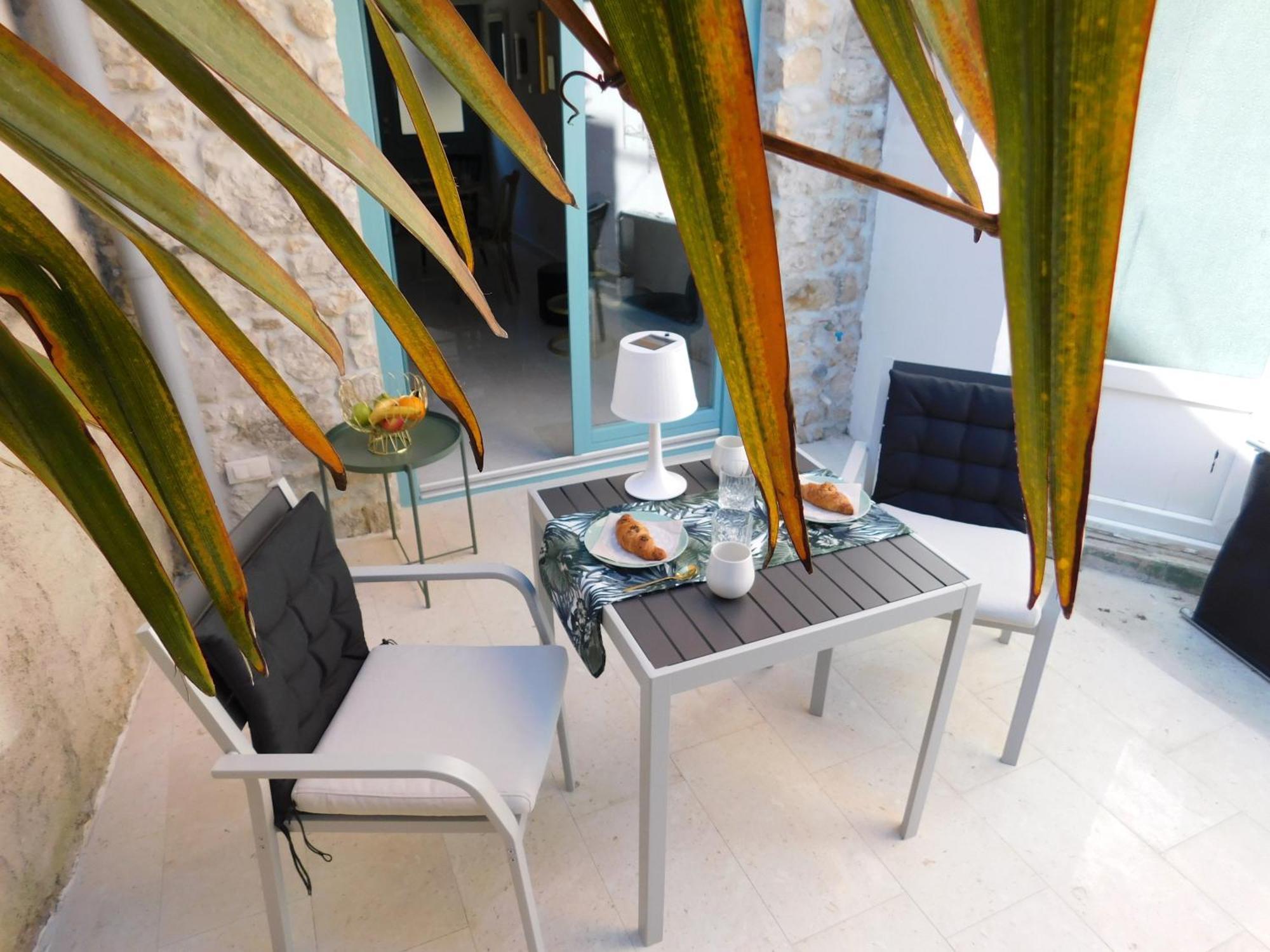 Bezauberndes Steinhaus Mit Garten In Der Altstadt Von Rovinj Eksteriør billede