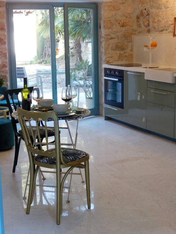 Bezauberndes Steinhaus Mit Garten In Der Altstadt Von Rovinj Eksteriør billede